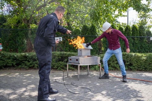 LION M- Fire - Untergestell für Feuerlöschübungen auf Arbeitshöhe mit dem M-Fire Feuerlöschtrainer